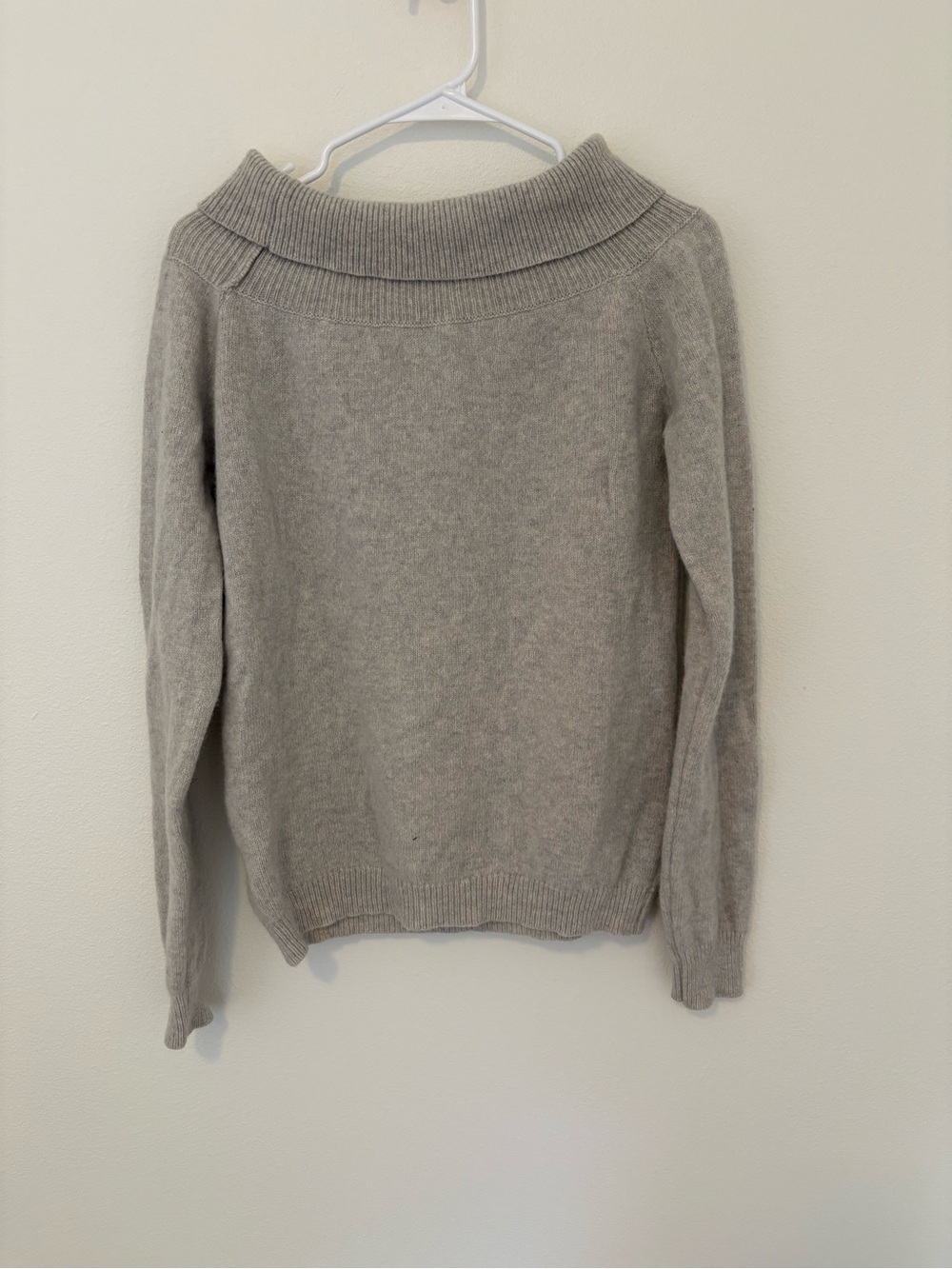 Brandy Melville Wool Blend Cozy Off-Shoulder Women's Knit Sweater Light Grey